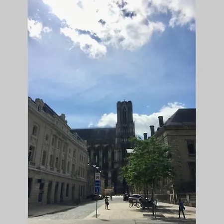 Lägenhet Clovis Luxueux Centre Au Pied De La Cathedrale *